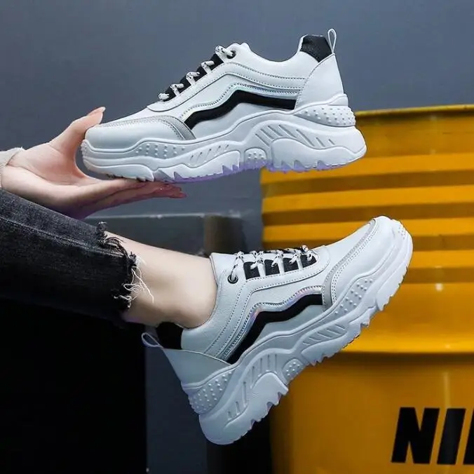 Wholesale Latest Women Sneakers High Quality Fashion Sports Shoes Women Tennis Shoes Sneakers
