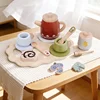 Tazas de té de magdalena roja