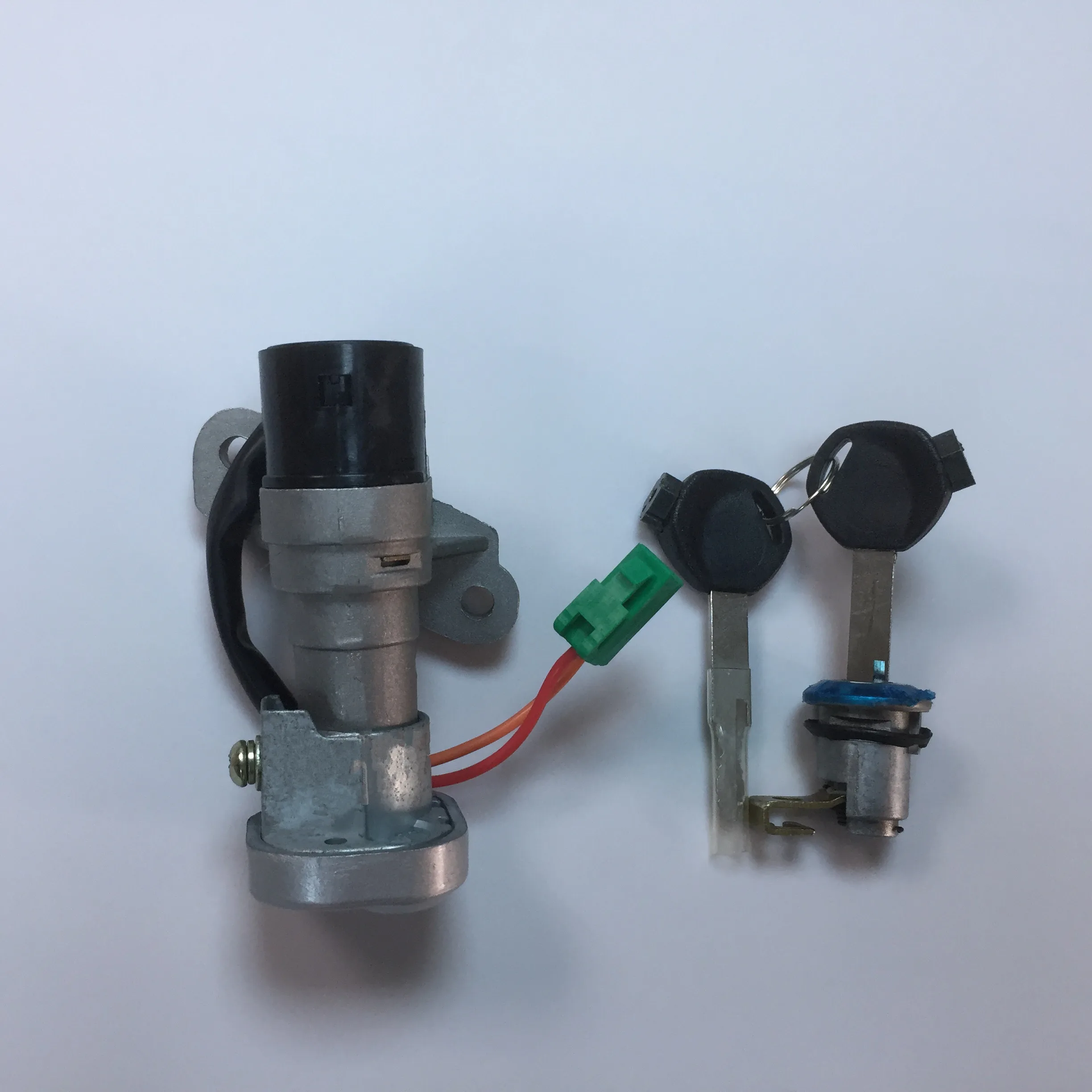 Оптовая цена прямая продажа запчасти для системы двигателя мотоцикла комплект замков зажигания