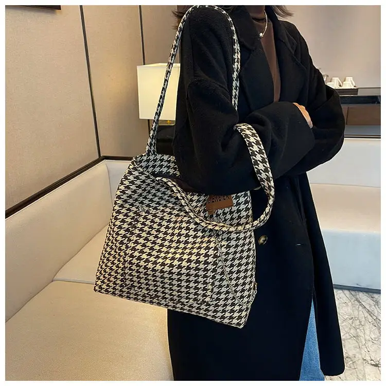 over the shoulder bolsa pattern