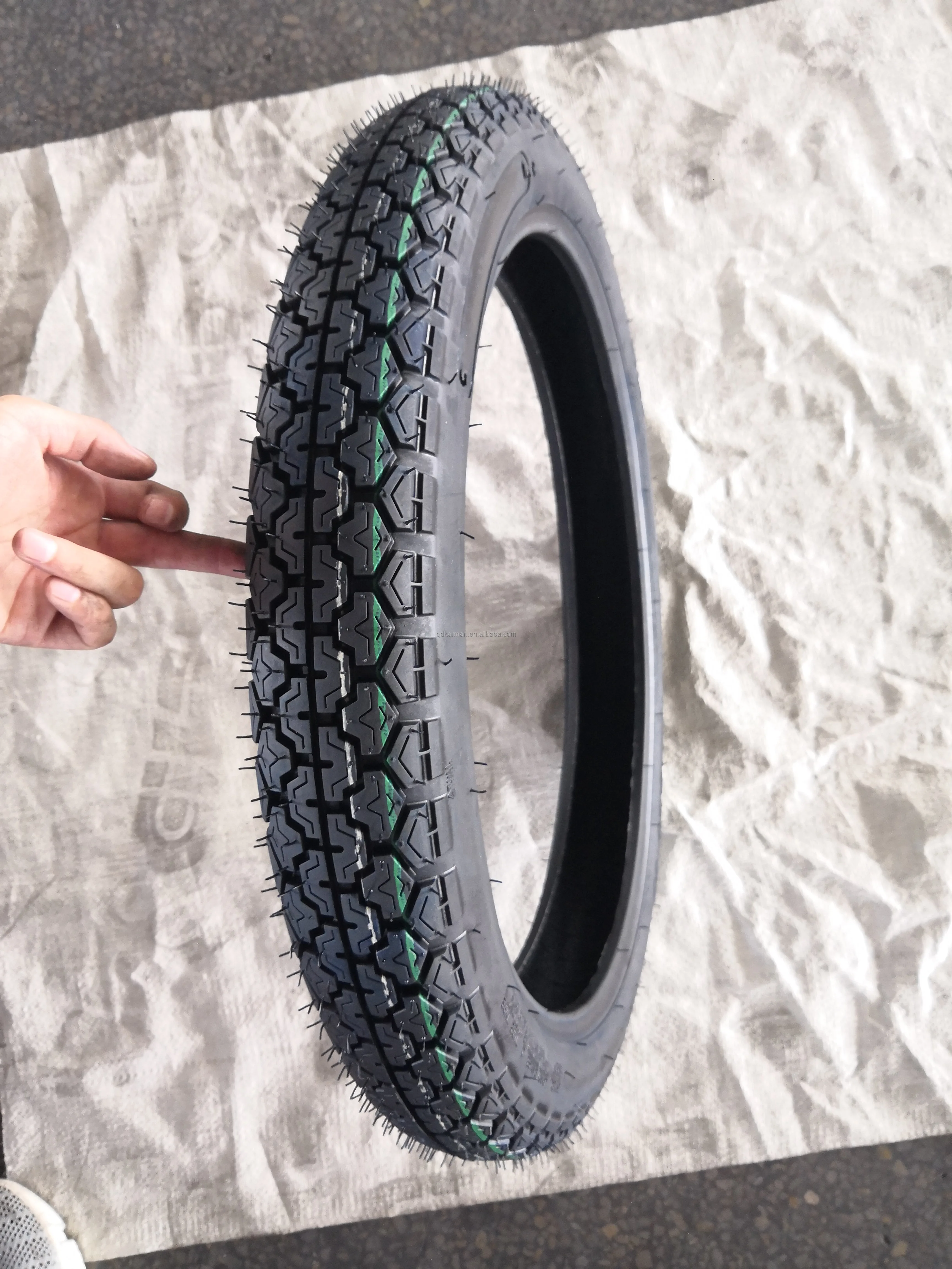 220 bike tyre price