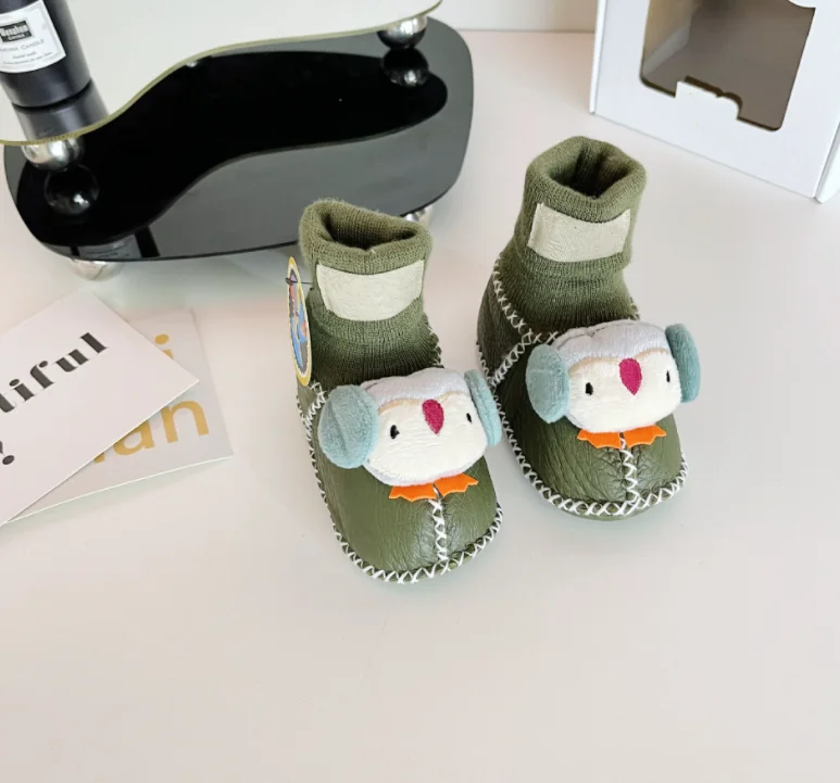 Cartoon baby toddler shoes new autumn and winter sheepskin wool one warm soft frosted bottom