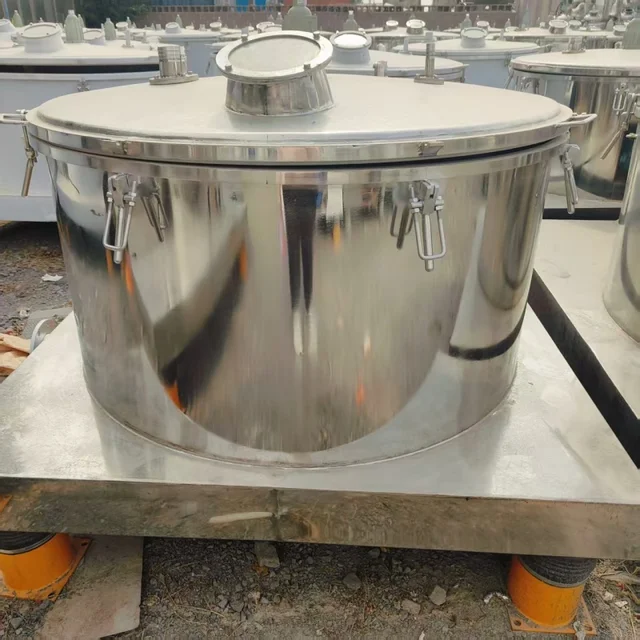 The plate centrifuge is used for solid-liquid separation of liquid clarification fruit juice and dairy products