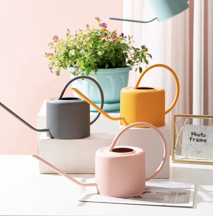Amazon hot selling  Easy Pour Long Spout Metal Watering Can for Outdoor Indoor Plants