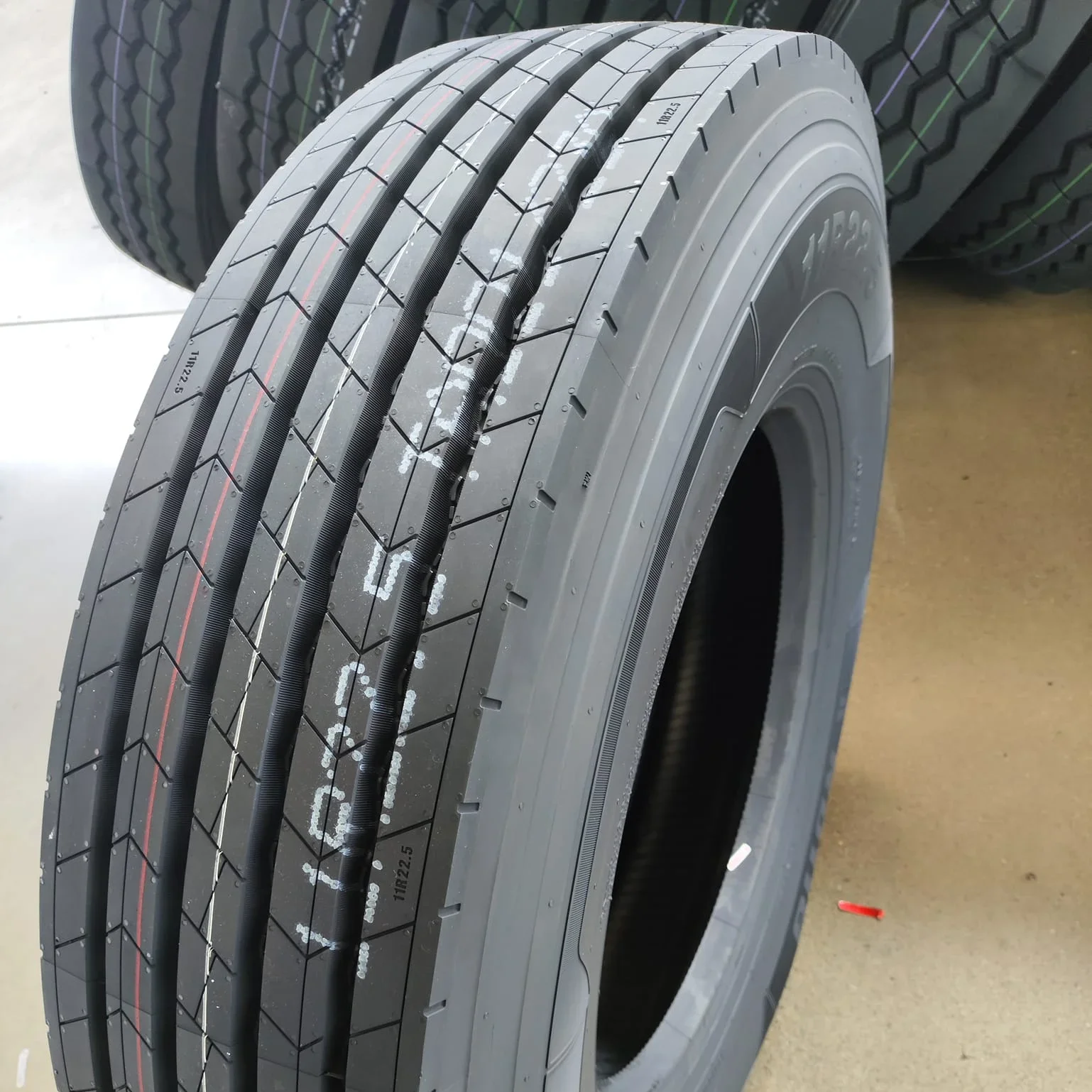 Marvemax Duty Truck Tyres 295/75r22.5 16pr Commercial Tubeless Truck ...