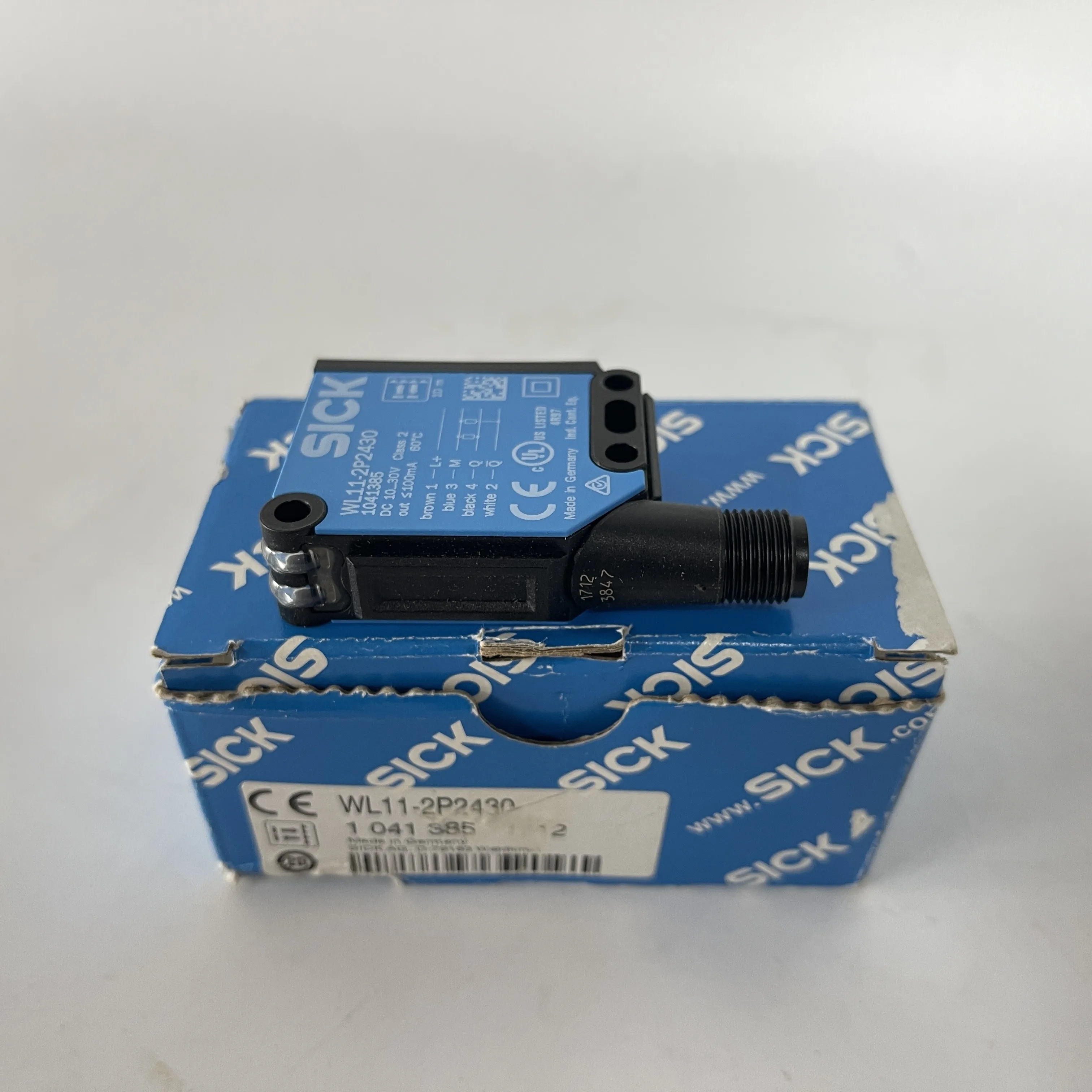 SICK Photoelectric Sensor WL11-2P2430