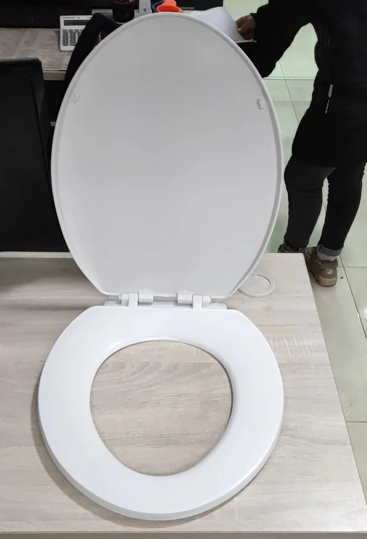 White Sanitary Ware Bidet Seat Easy Installation Super Slim Duroplast Toilet Seat Lid Plastic
