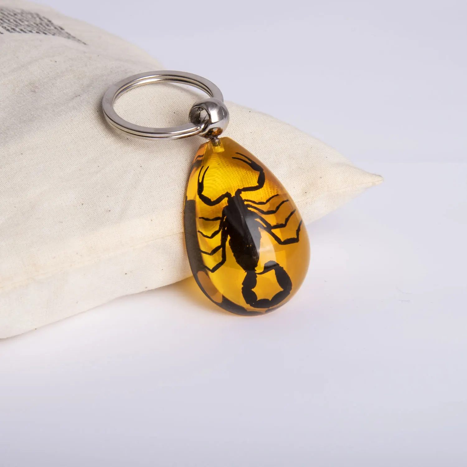 Two Bees Insect KeyChain Taxidermy Lucite Art Flower Design Display Keychain