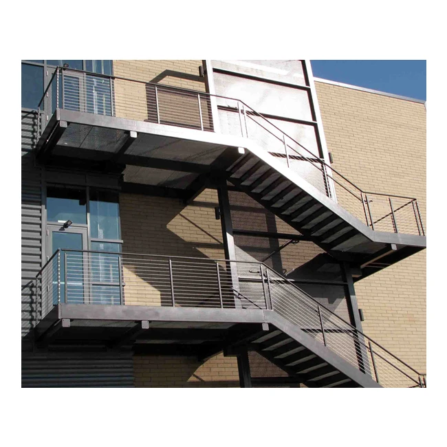 Промышленная наружная стальная лестница на заказ, черная клетчатая ступенька, стальная лестница