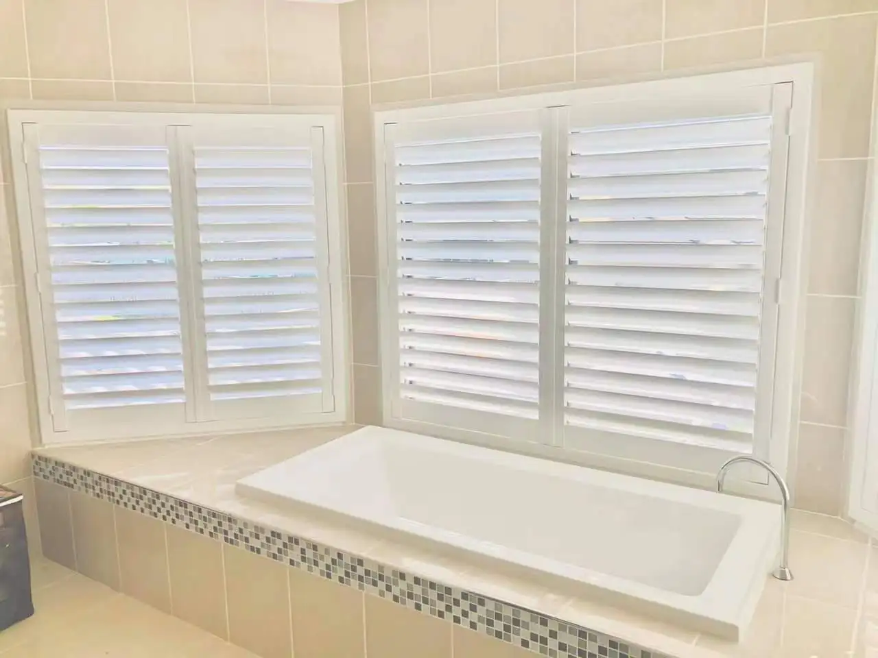 Customized European Style Exterior Decorative Window Shutters With White Color PVC Frame Plantation Shutters