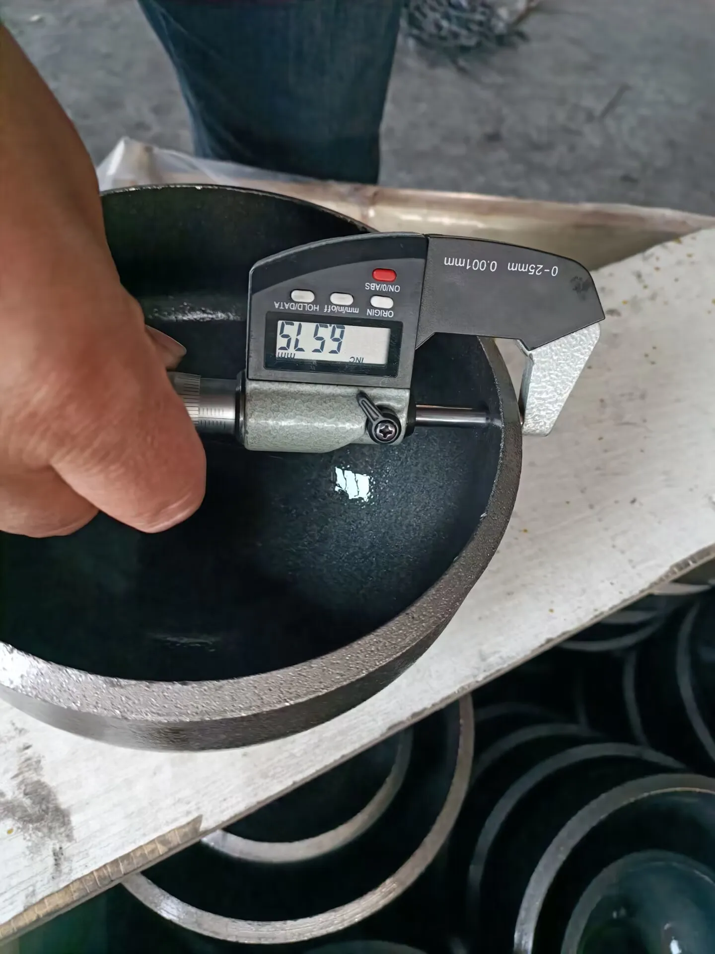 Pipe End Caps Round Carbon Alloy Stainless Steel Pipe Caps Pipe