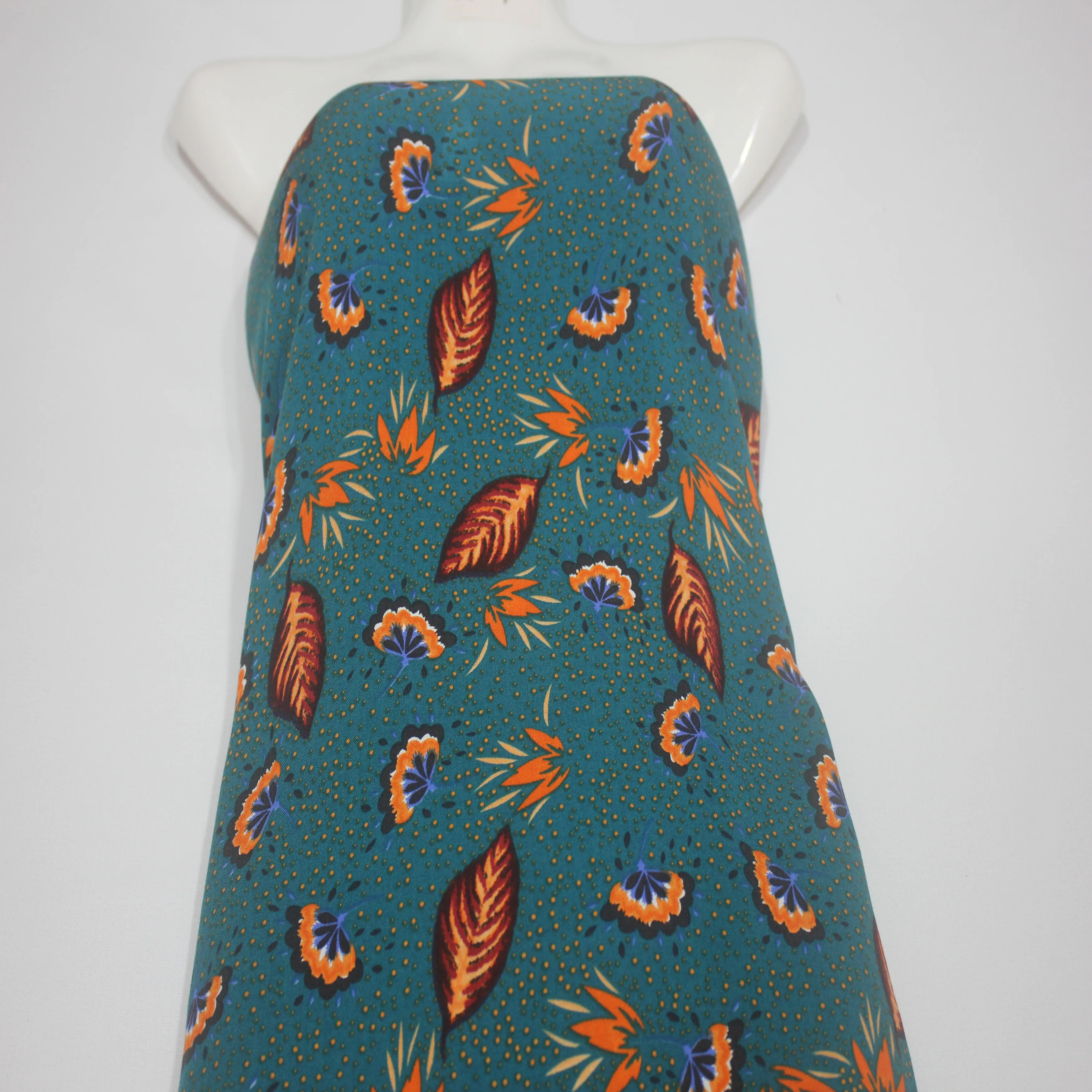 Тканая вискоза вискозная ткань с вышивкой 100% для одежды платья