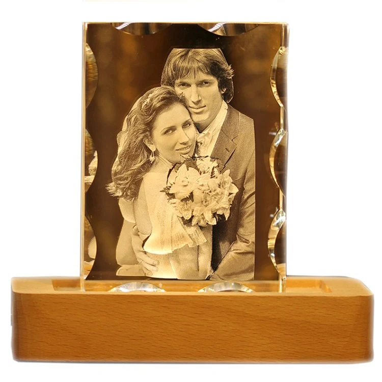 cube en cristal vierge personnalisé k9 Photo en cristal Personalisé base lumineuse à LED Shining 3D Laser Cristal artisanat Cadeaux de mariage pour les couples