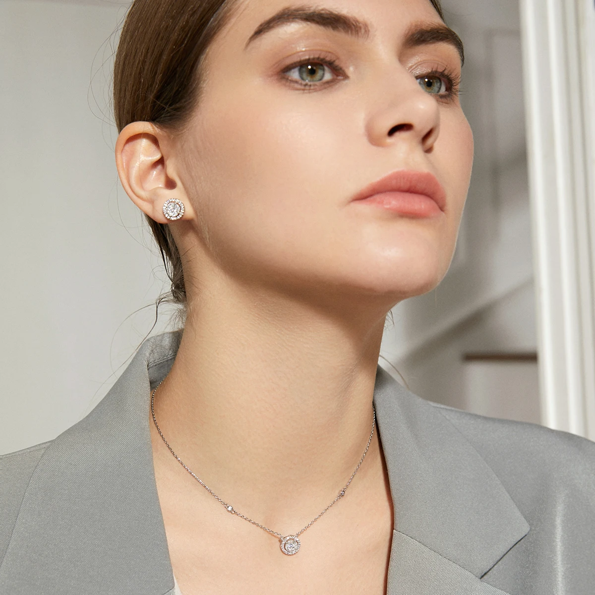 LUOTEEMI Gold-Plated Cubic Zircon Necklace