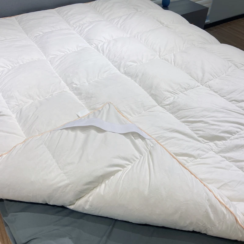 1400gsm 10cm Filling Square Quilted Baffle Mattress Topper Custom Size
