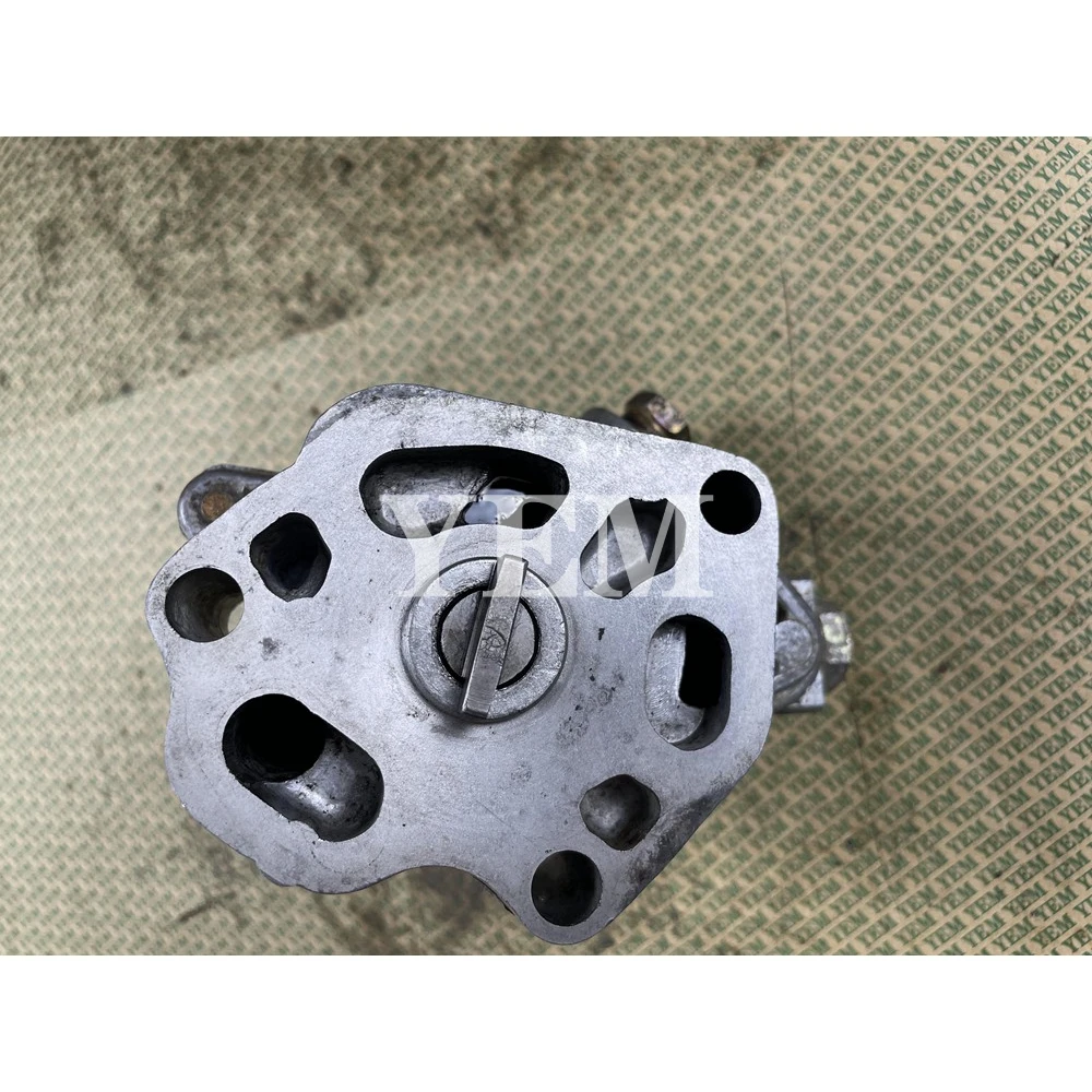 Replaces 3KC1 Oil Pump for Isuzu Excavator Engine 4