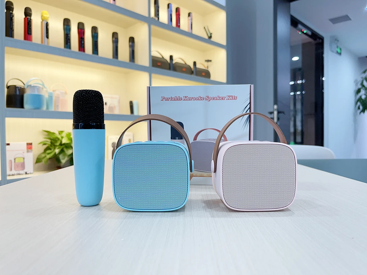 Popular Mini Karaoke Machine Portable Desktop Karaoke Players Wireless