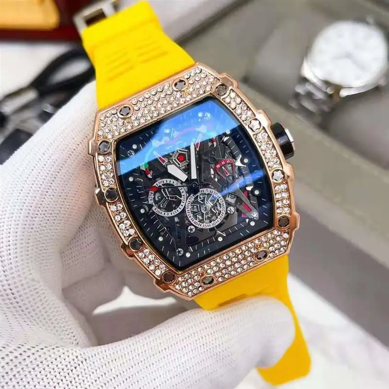 2023 New Women's Diamond Fashion Watch Highquality Casual Highend Men