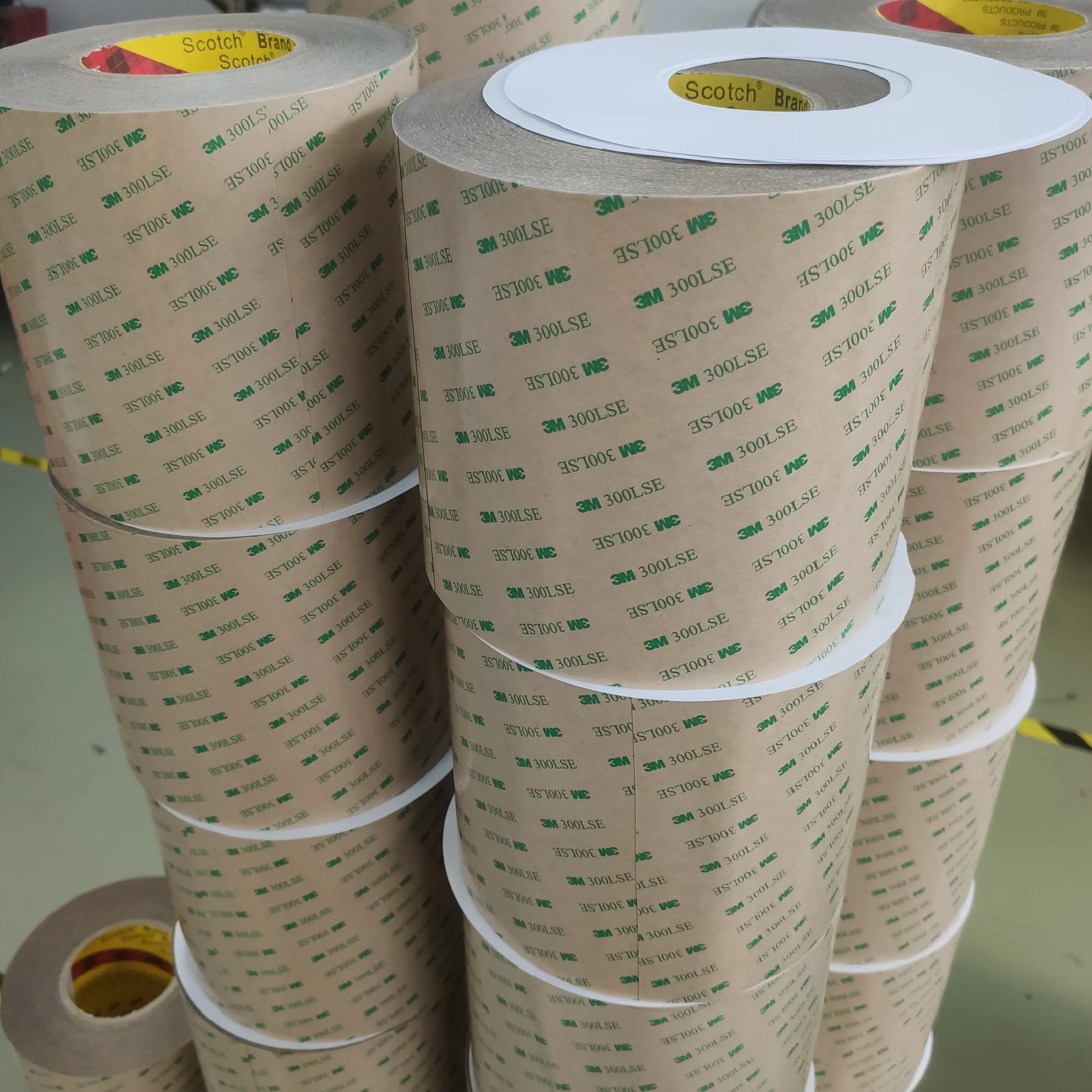 3M 9495LE Adhesive Transfer Tape - 12 In. X 180 Ft. (1 Roll),Low Surface Energy Acrylic Adhesive 300LSE