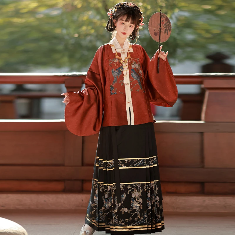 Classy and Elegant China Hanfu Suit Embroidered with a Parrot Design Traditional Chinese Hanfu for Woman