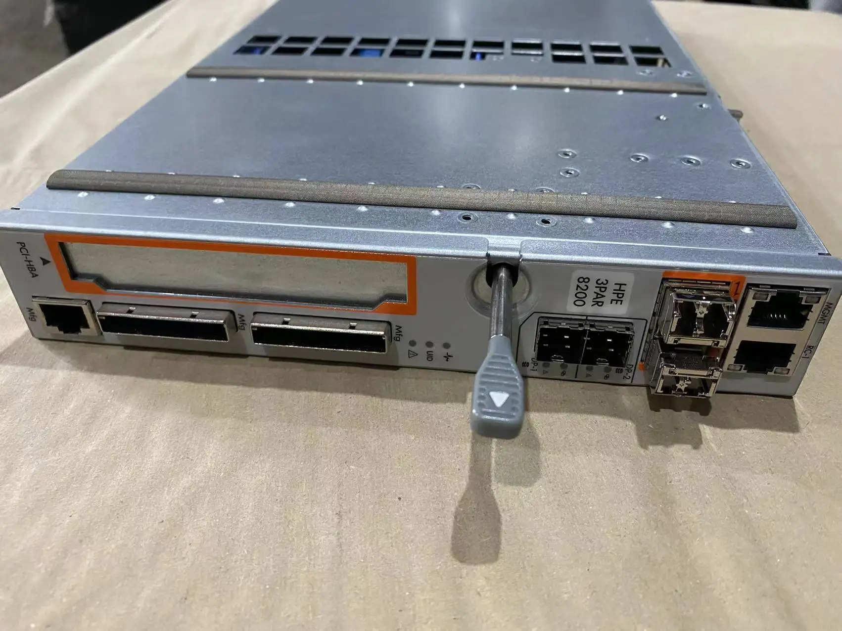 HPE 809805-001 3PAR stoрезерv 8200 контроллер K2Q35-63001