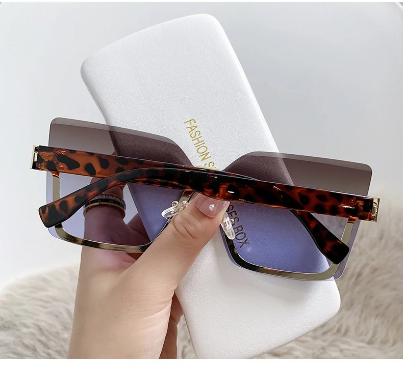 150 New Women Eyewear Rimless Trendy Sunglasses Large Square Sunglasses Personalized Glasses Retro Designer Fashion Sunglasses