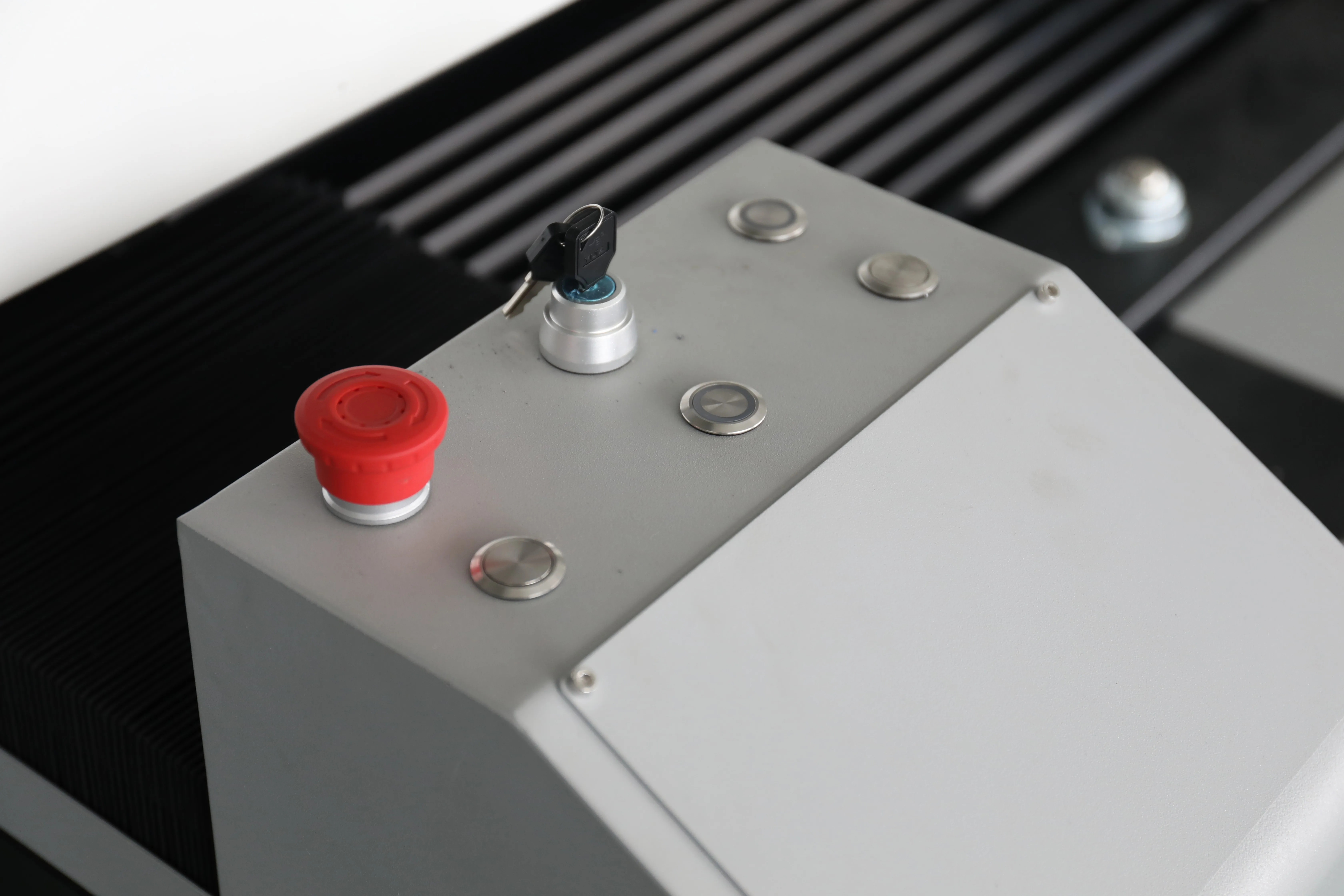 Multi Function Gweike LF1325LC CO2 and Fiber Laser Cutting Machine for Metal and Nonmetal