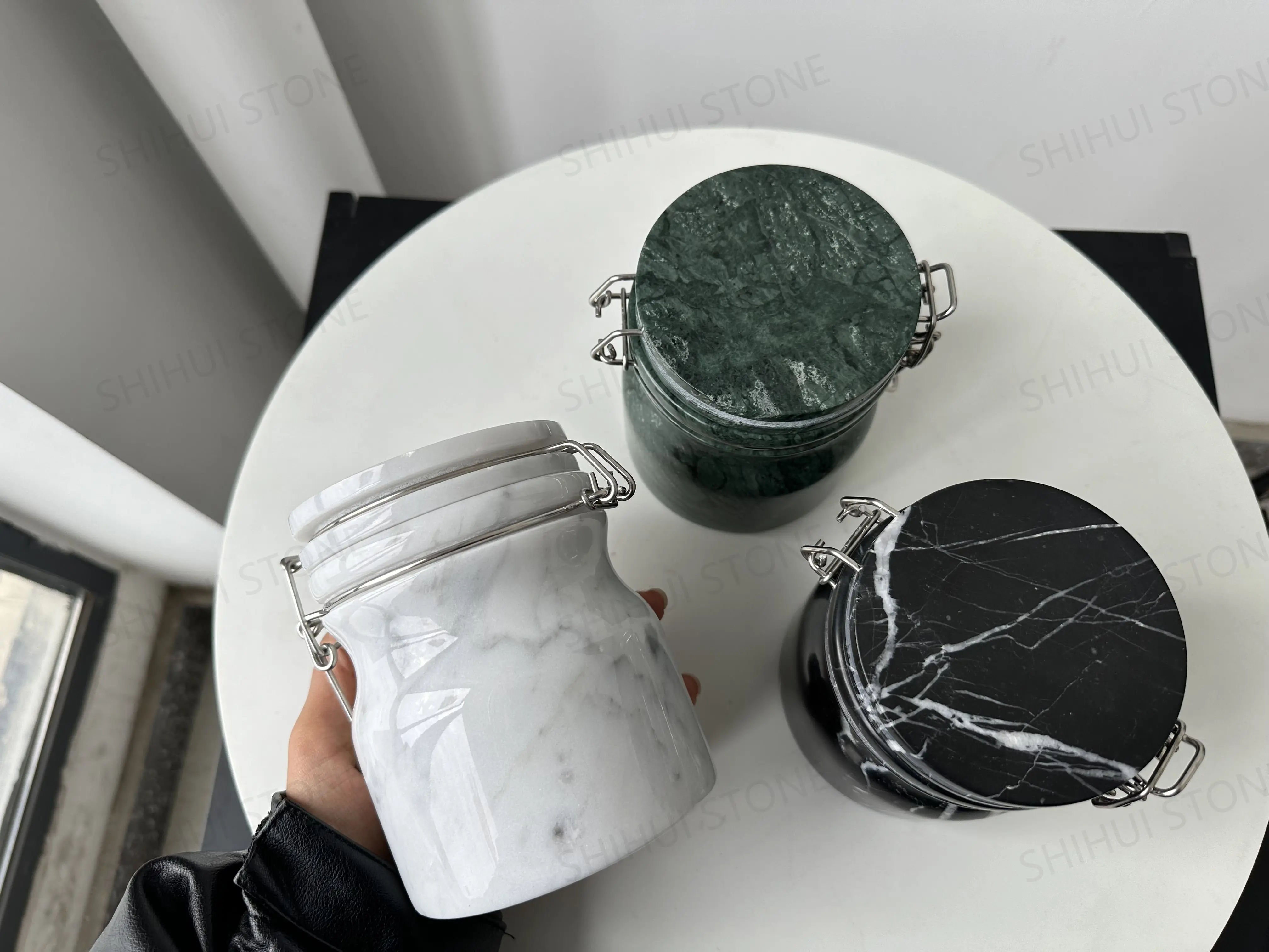 SHIHUI Custom Logo Natural Stone Marble Decoration Personalized Design Food Syrup Containers Unique Honey Storage Jar Kitchen