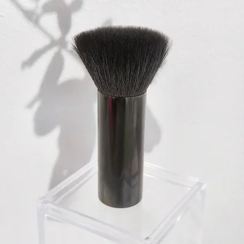 Portable Short Handle Makeup Brush Flat Top Blush Brush Fluffy Soft Loose Brush to Shape the Face