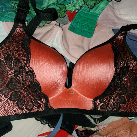Hot Sale Used Clothes Ladies Bra Used Bra with High Quality From China -  China Second Hand Clothing and Second Hand Clothes price