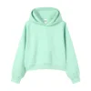 มีสีเขียวขุ่น
