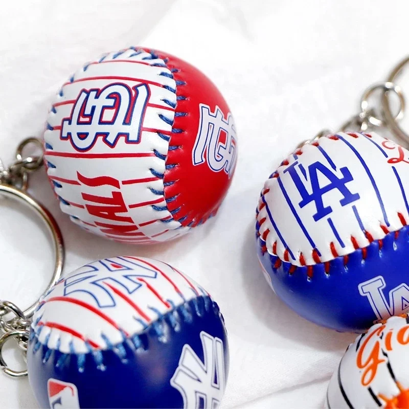 International Wholesale Supply : St Louis Cardinals Baseball Keychain