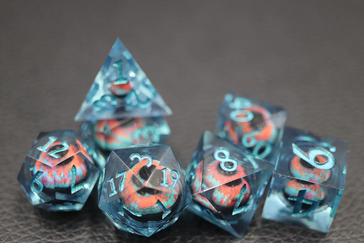 Custom 16mm Dnd Blue Dice Board Game Resin sharp Edge D4-d20 Polyhedral Dice Include Blood Eyes 7pcs Dice Set factory
