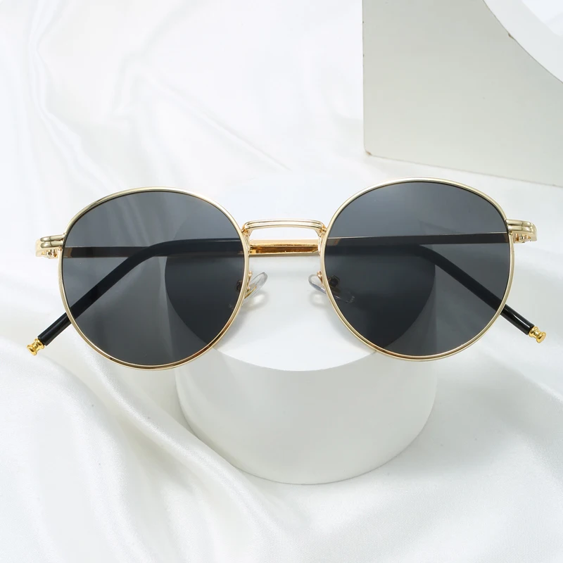 Classic Round Sunglasses main image 1