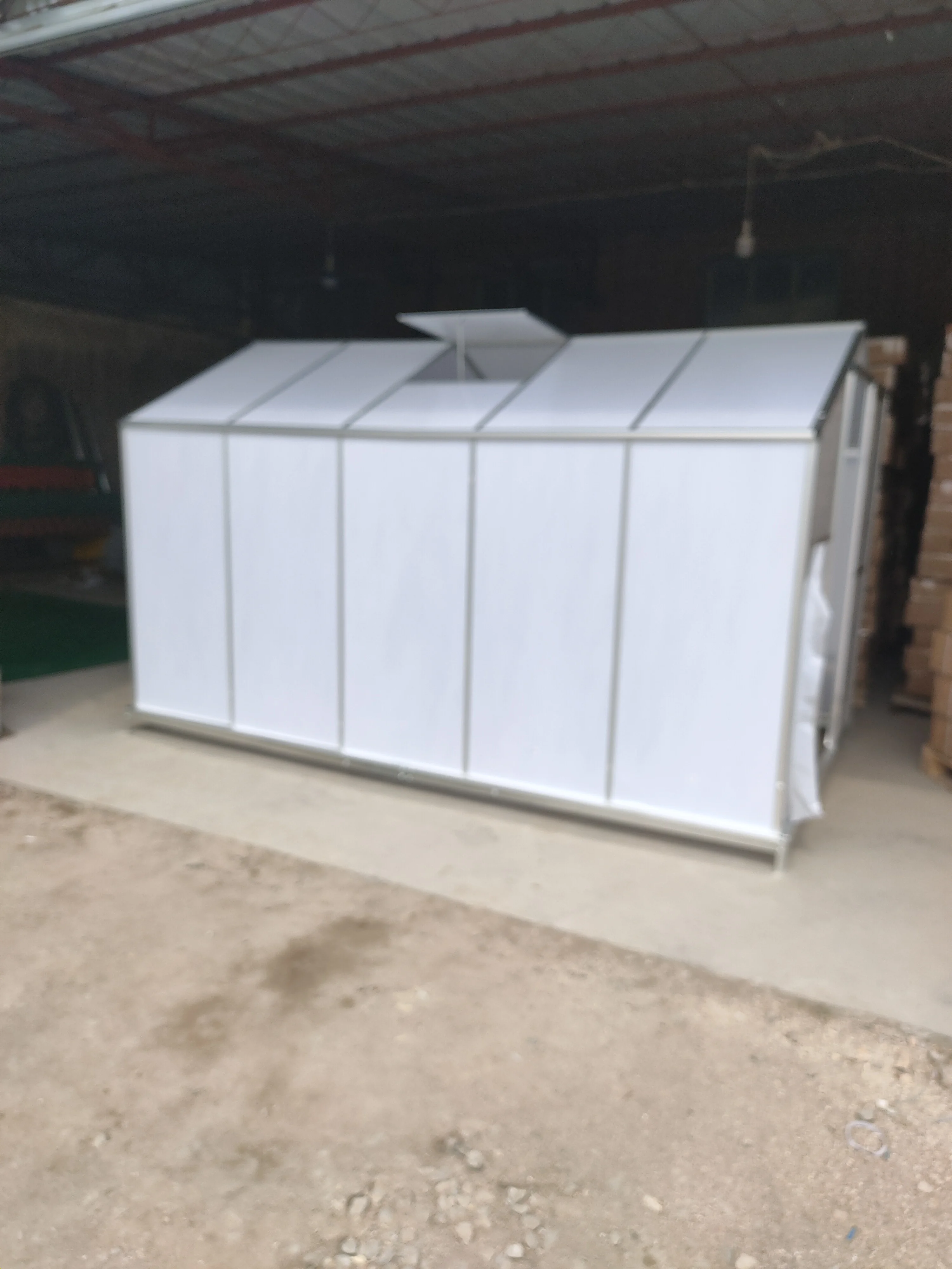 
Садовый сарай с зеленым домом и алюминиевой рамкой 