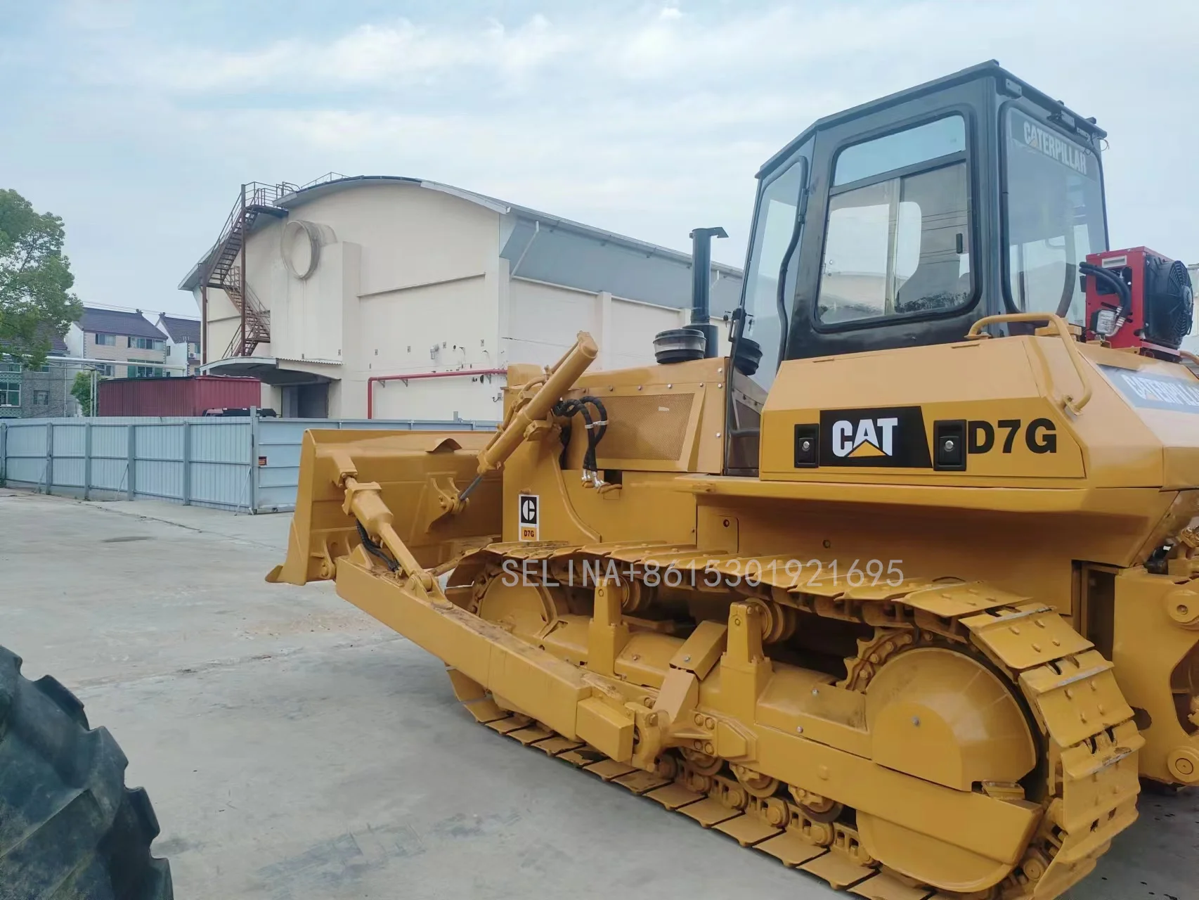 キャタピラトラックトラクターCAT D7G D7H D7R傾斜ブレード付き中古 