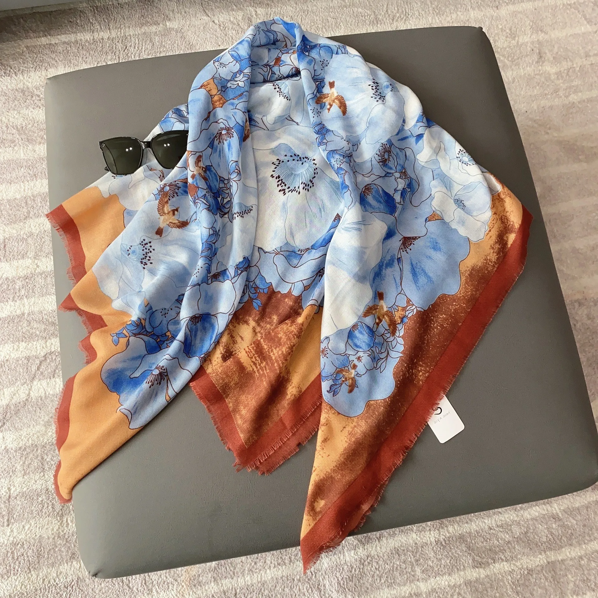 2023 Custom Wholesale New Muslim Design Woman Printing Square Cotton Hijab Scarf for Girls