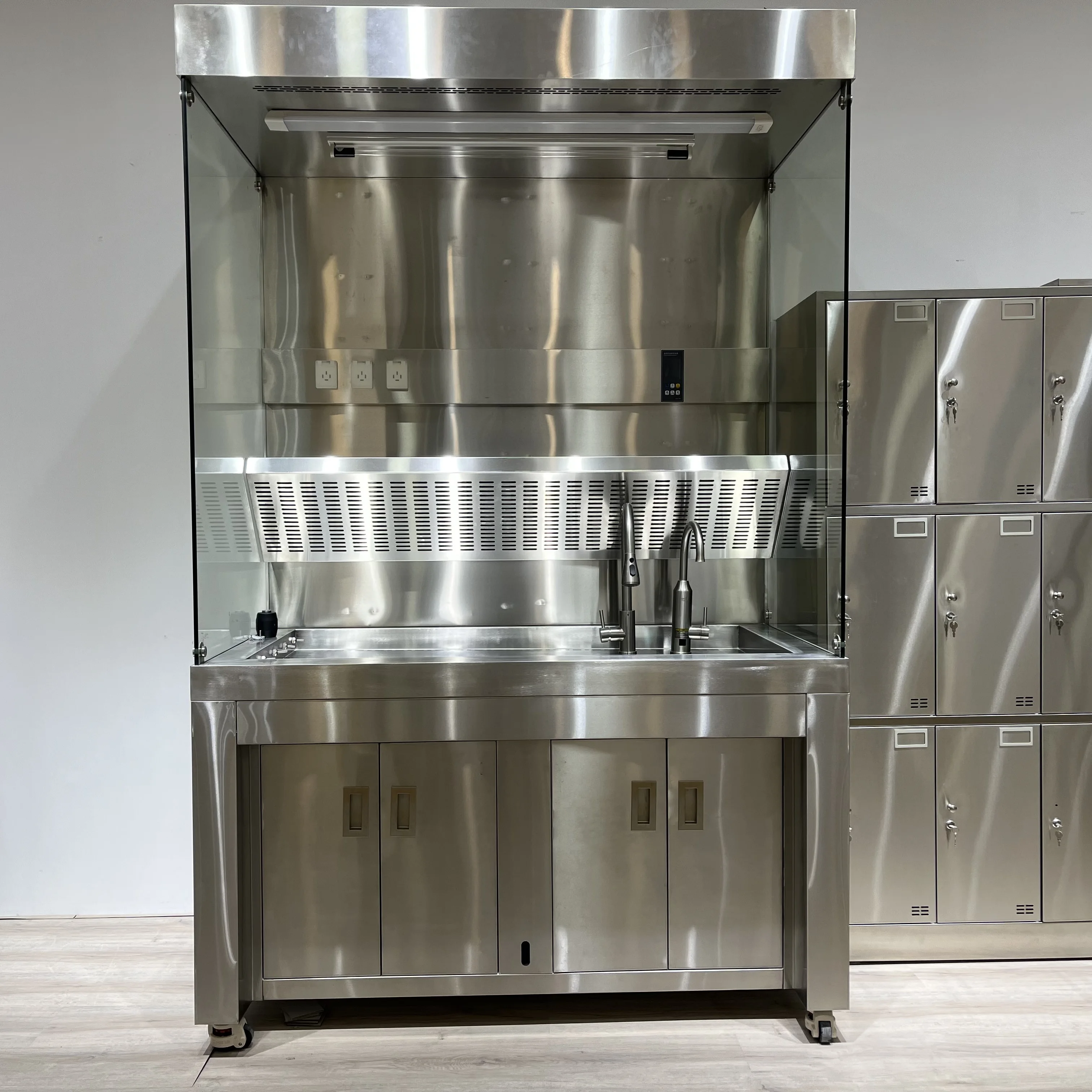 304 Stainless Steel Lab Fume Hood with All Steel Construction and Customizable Size for Chemical Institutes