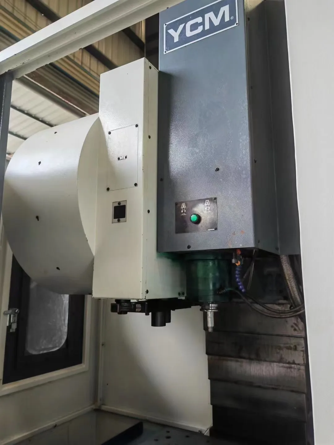 YCM FV65A Cnc Milling Machine for Sale 650 VMC Made in China Machining Center