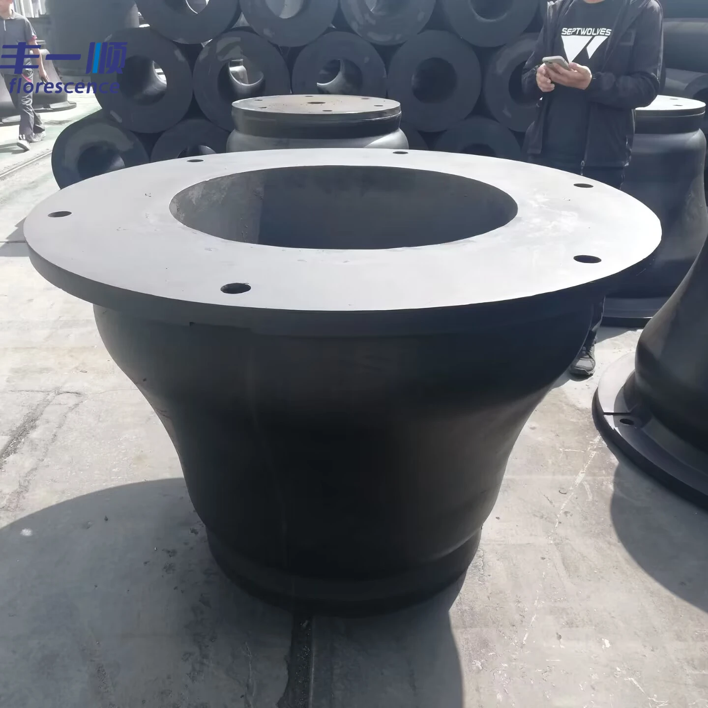 Marine Cone Dock Pier Wharf Fenders Cone Rubber Fender Used For Ship To ...