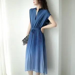 Women's Elegant Pleated Gradient Dress 2026 Summer New Mid-Length with Elastic Waist Button Decoration Temperament Dress