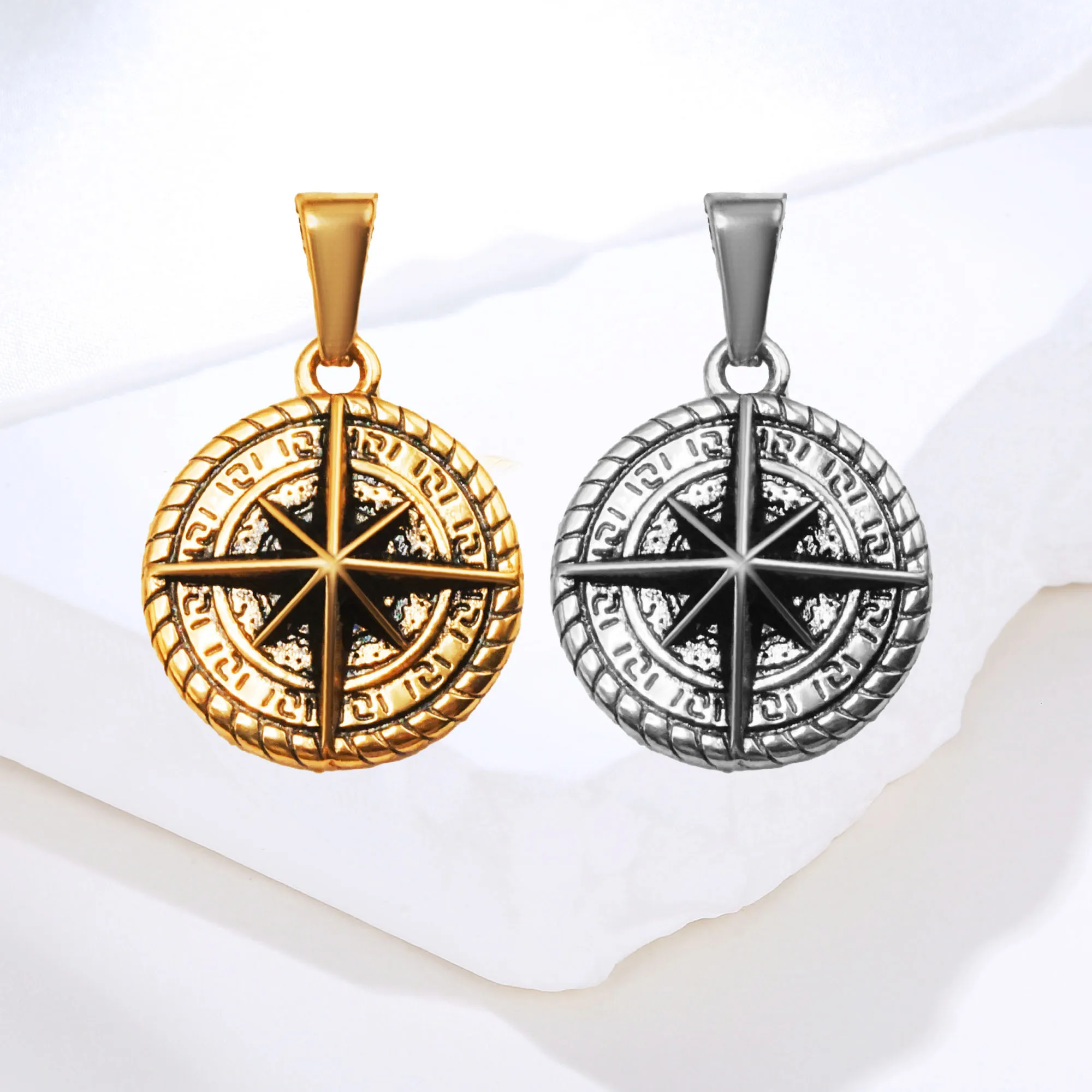 Viking Mythology Amulet IELCJJ Viking Vegvisir Compass Coin - Norse  Protective Talisman Amulet For Travelers Coin Holder