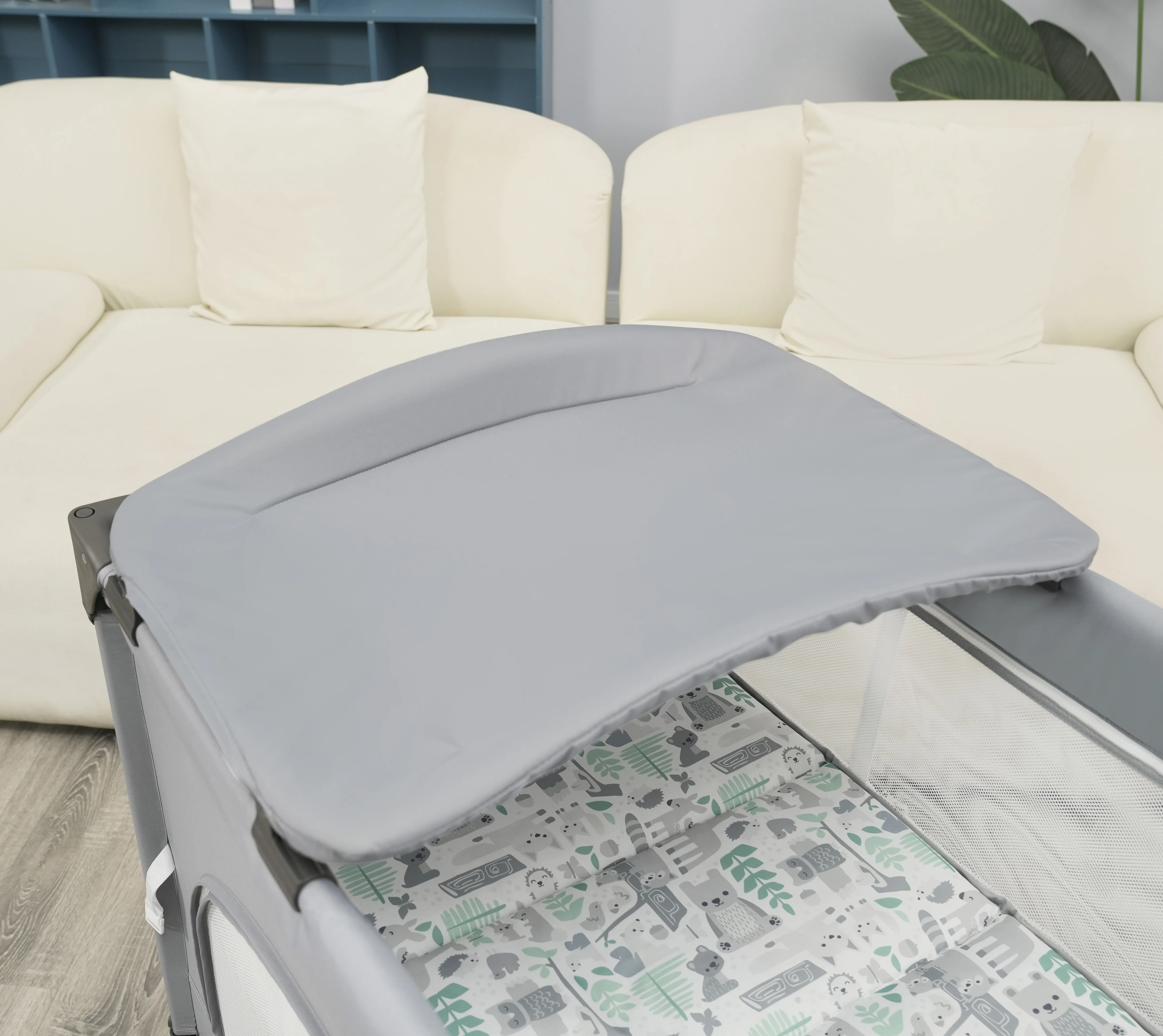 P9062G01 Cool Baby Multifunctional Cute Baby Playpen Portable Baby Playard With Large Entrance Door manufacture