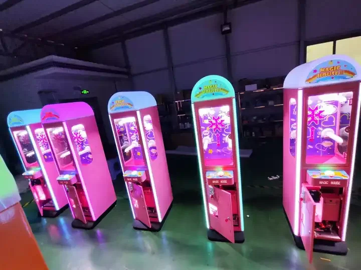 Hot Selling Coin Operated Mini Prize Gift Arcade Game Crane Machines for Shopping Malls