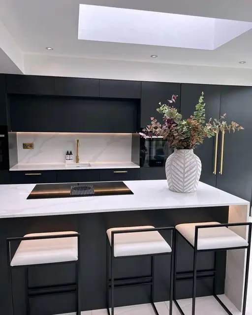 Modern Luxury House Black Laminate Kitchen Decor Set Idea America Cabinetry Designs with White ...