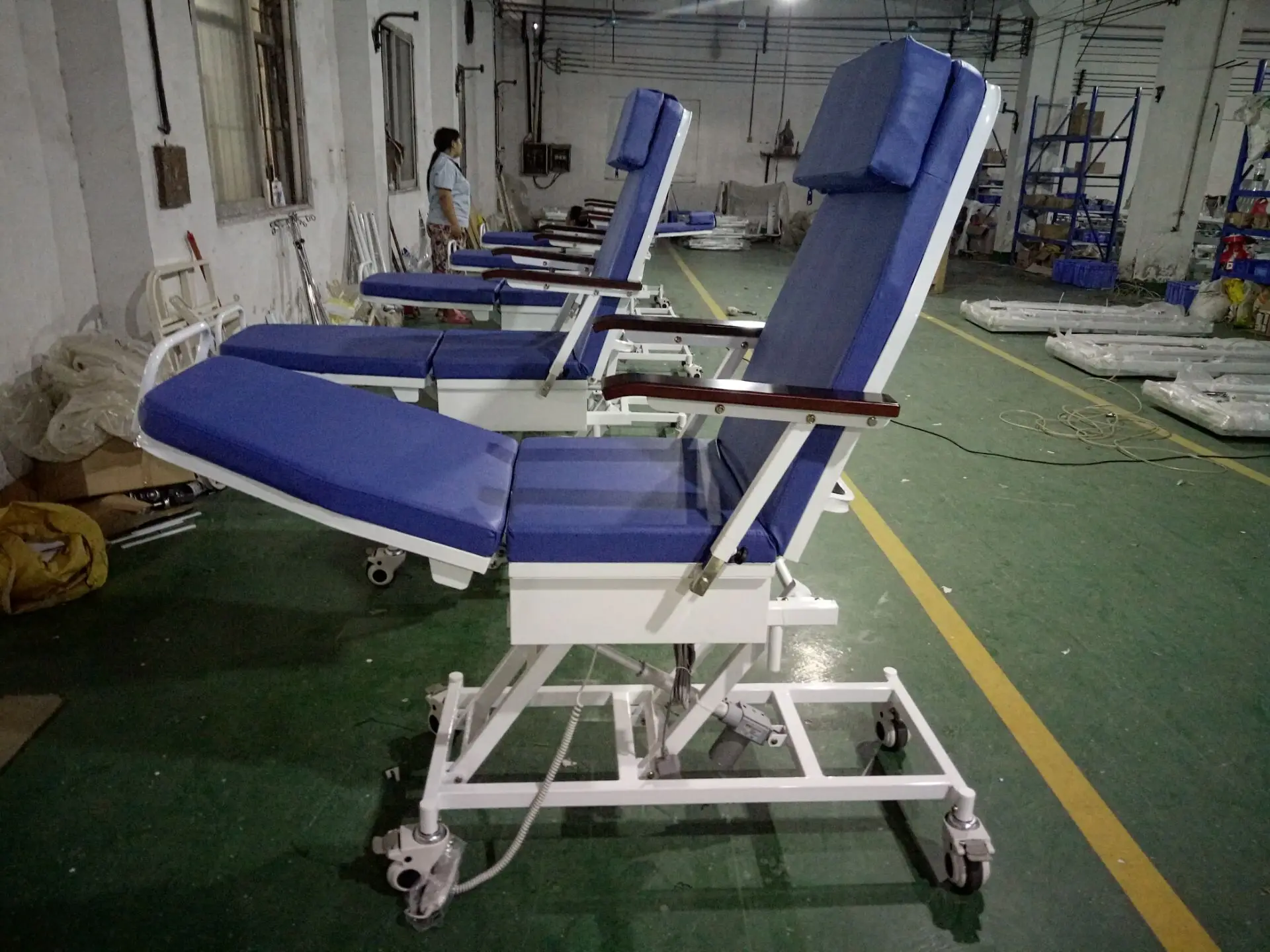 Three Functions Electric Hospital Therapeutic Dialysis Chair With Soft