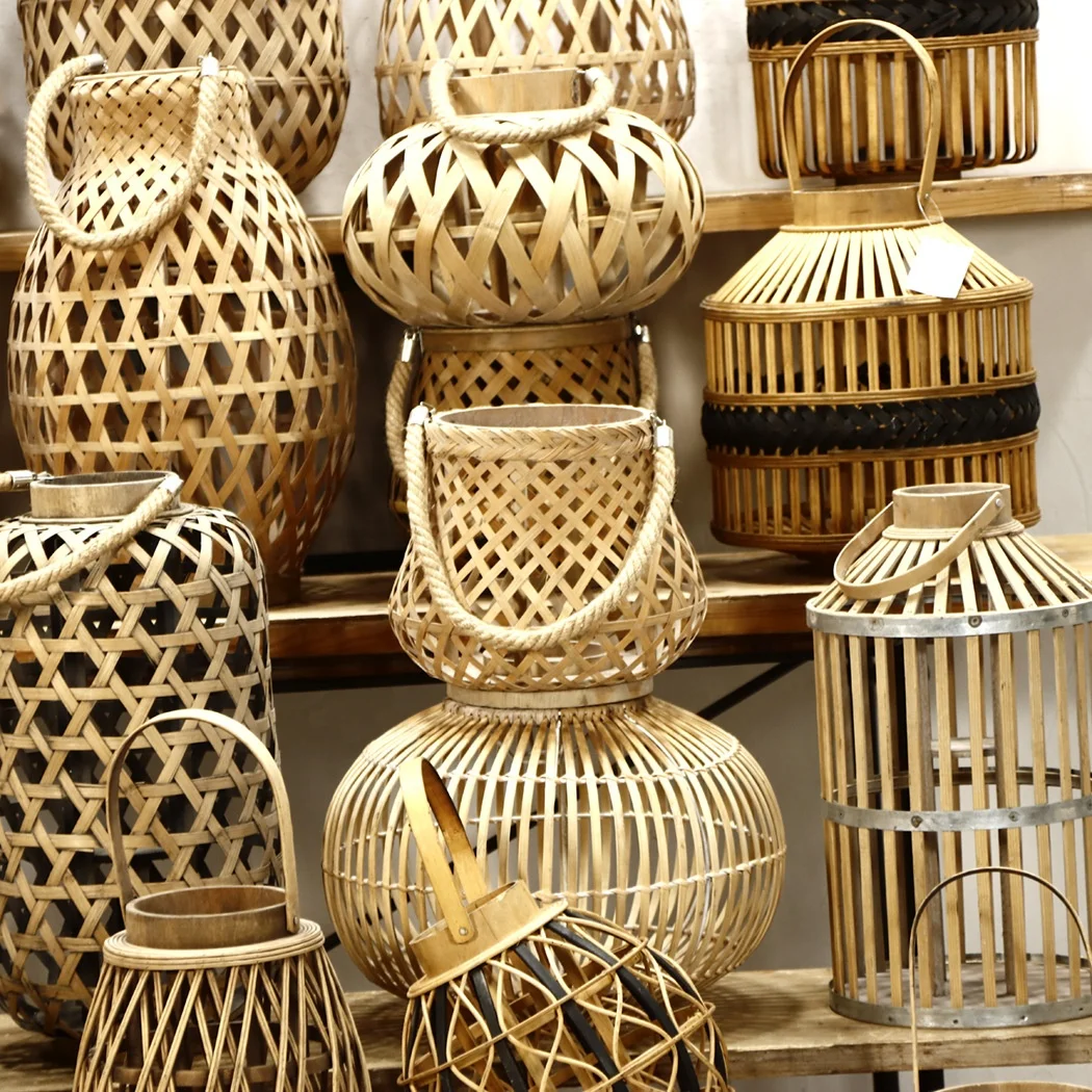 Rustic Style Handmade Bamboo Lantern Retro Portable Rattan Lantern for Home decoration