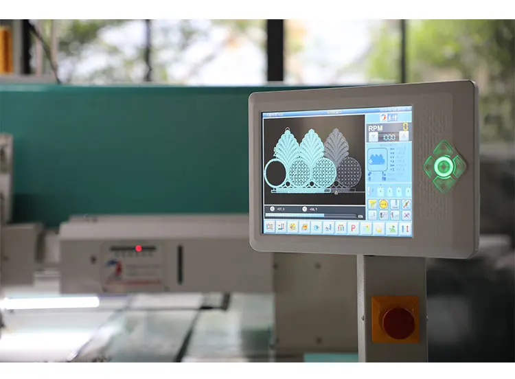 High Speed Multi Heads Industrial Computerized Sewing Embroidery Machine