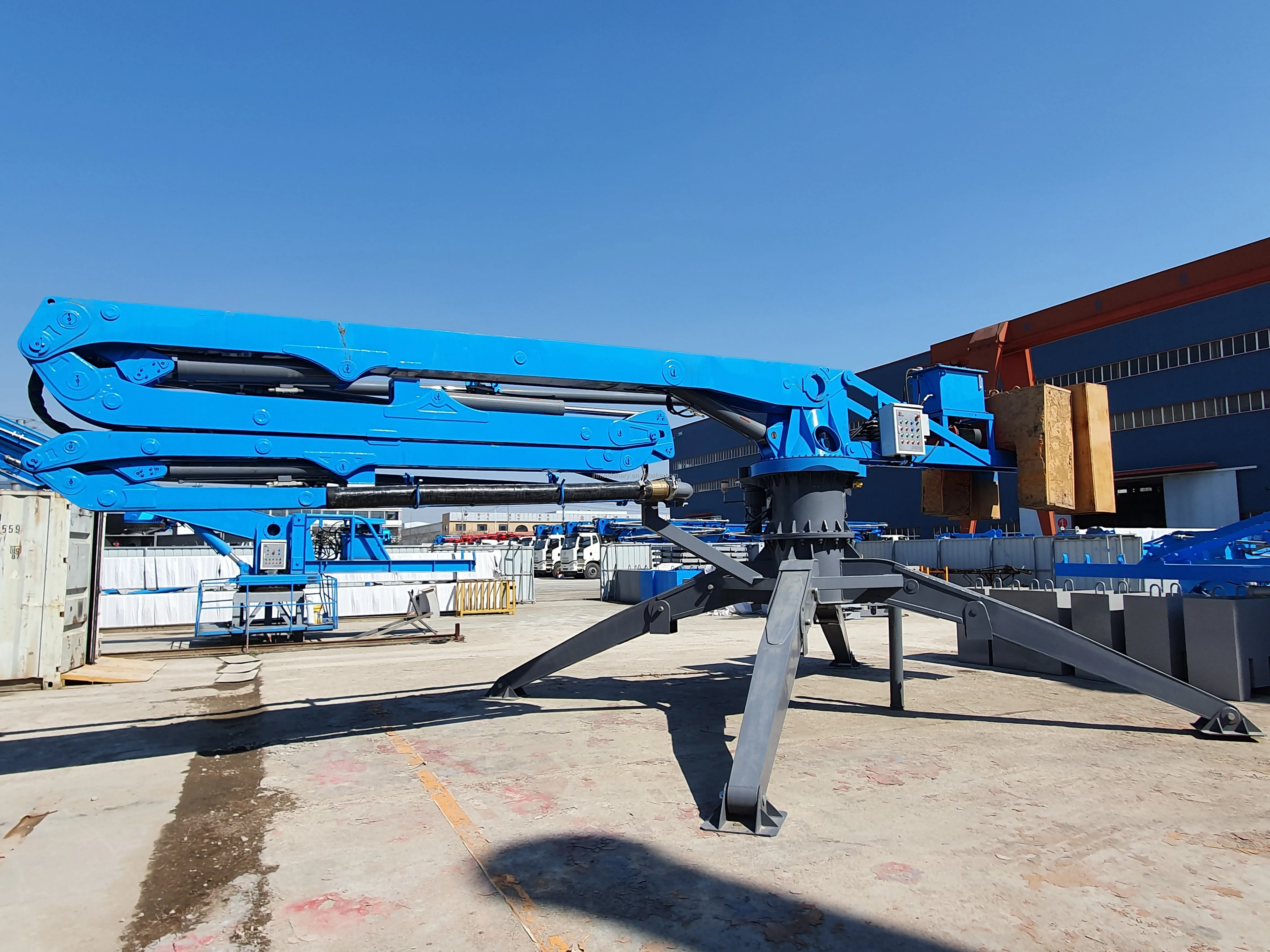 Chinese-made Hydraulic Wheeled Concrete Boom Traction Concrete Boom Is ...