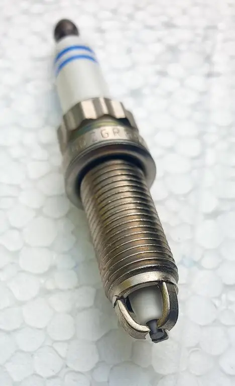 ２点おまとめ　U-6676/U-6737 Original Genuine Spark Plug 0242140507 ZGR6STE2 Germany